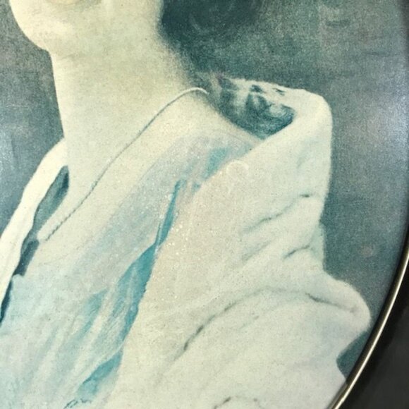 Vintage Coca-Cola Nostalgia Photograph Coca-Cola Cheers Lady Oval Tray - Picture 5 of 11